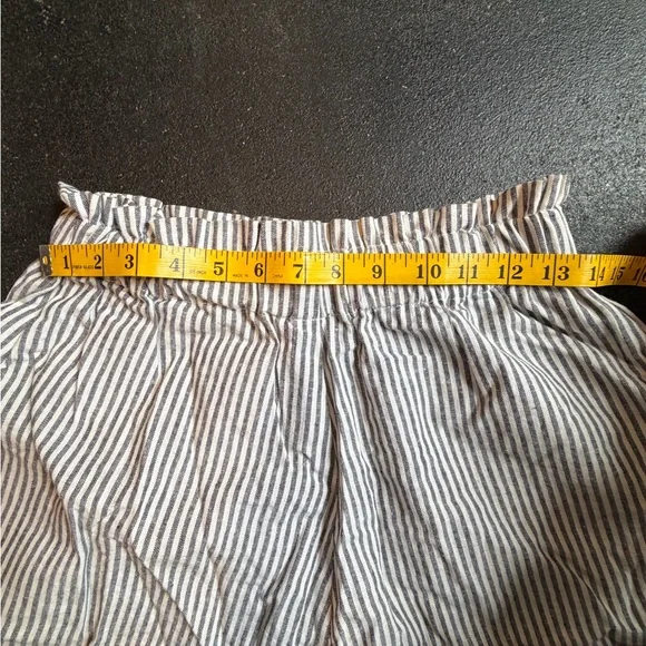 Rare Lykke Wullf sample Striped Women's Shorts - Picture 2 of 3